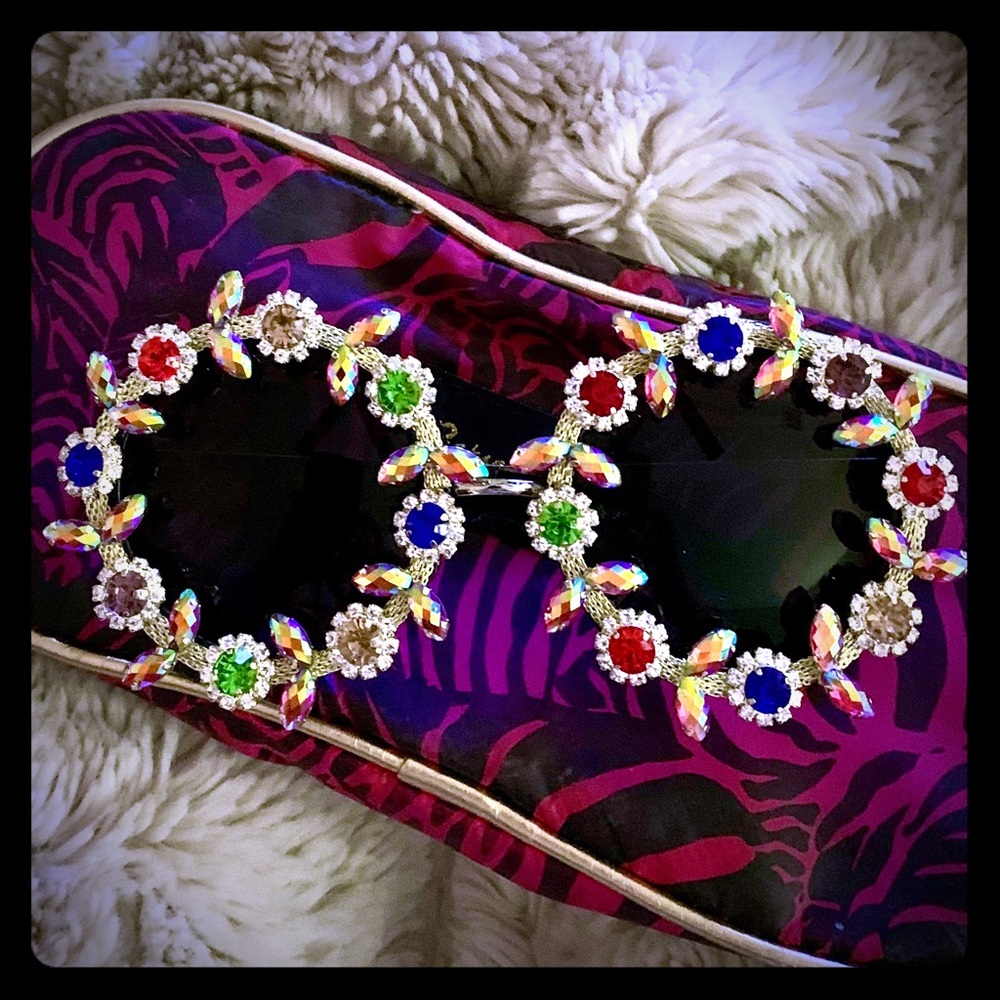 Major blinging sunnies!